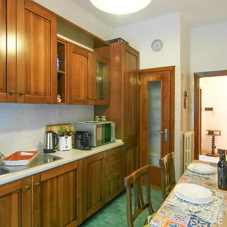 1 Bedroom Amazing In キアーヴァリ