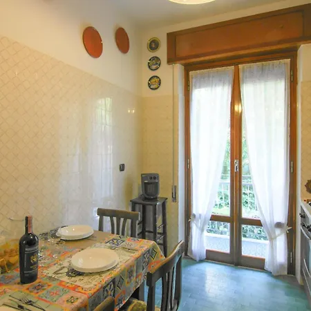 Gorgeous In With Kitchen Apartment *